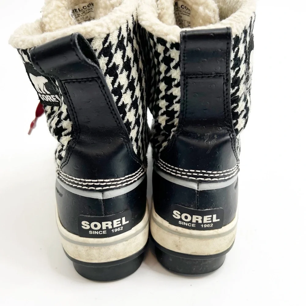 Sorel Black & White Houndstooth Winter Boots with Red Laces